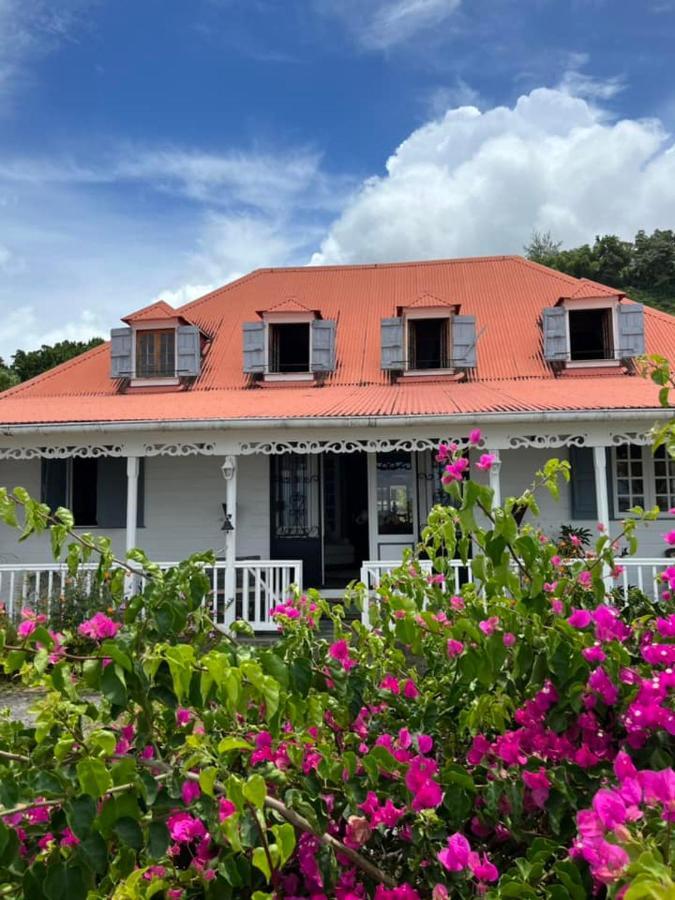סן-קלוד Habitation La Reine Du Camp Chambres D'Hotes מראה חיצוני תמונה
