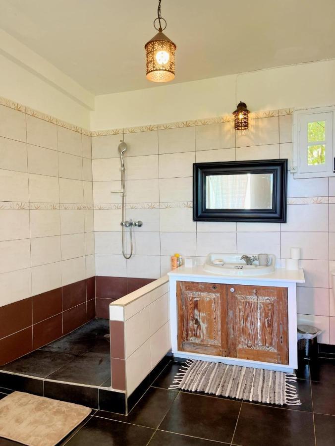 סן-קלוד Habitation La Reine Du Camp Chambres D'Hotes מראה חיצוני תמונה