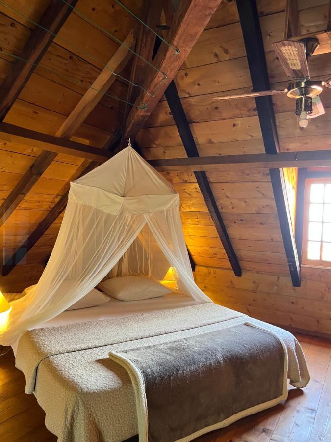 סן-קלוד Habitation La Reine Du Camp Chambres D'Hotes מראה חיצוני תמונה